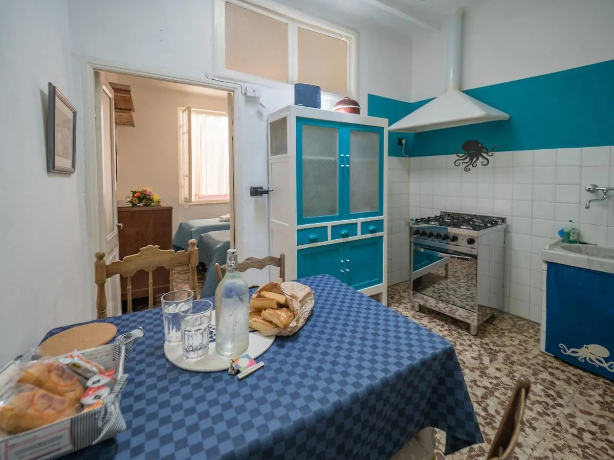 Ca D'Axeu Traditional Apartment Vernazza 0*,