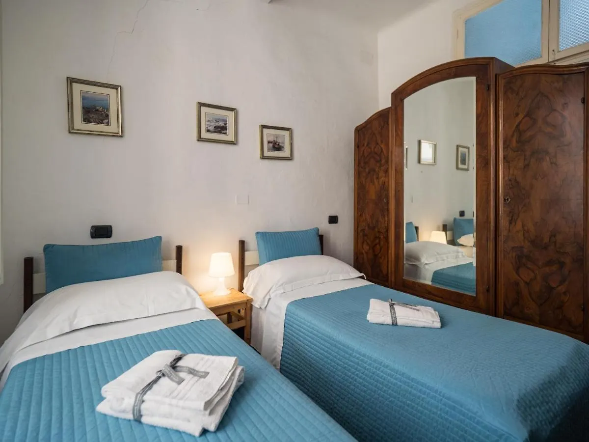 Ca D'Axeu Traditional Apartment Vernazza