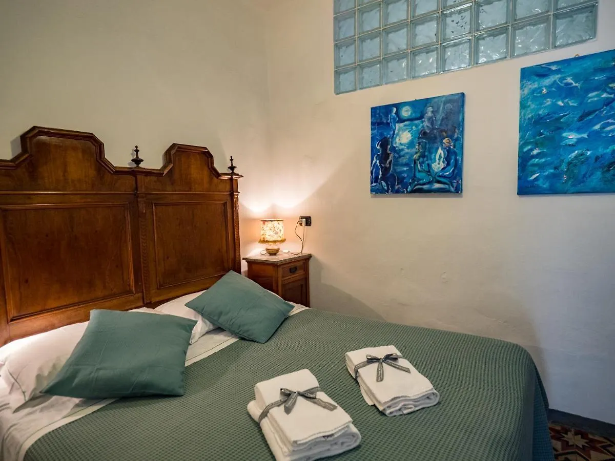 Ca D'Axeu Traditional Apartment Vernazza