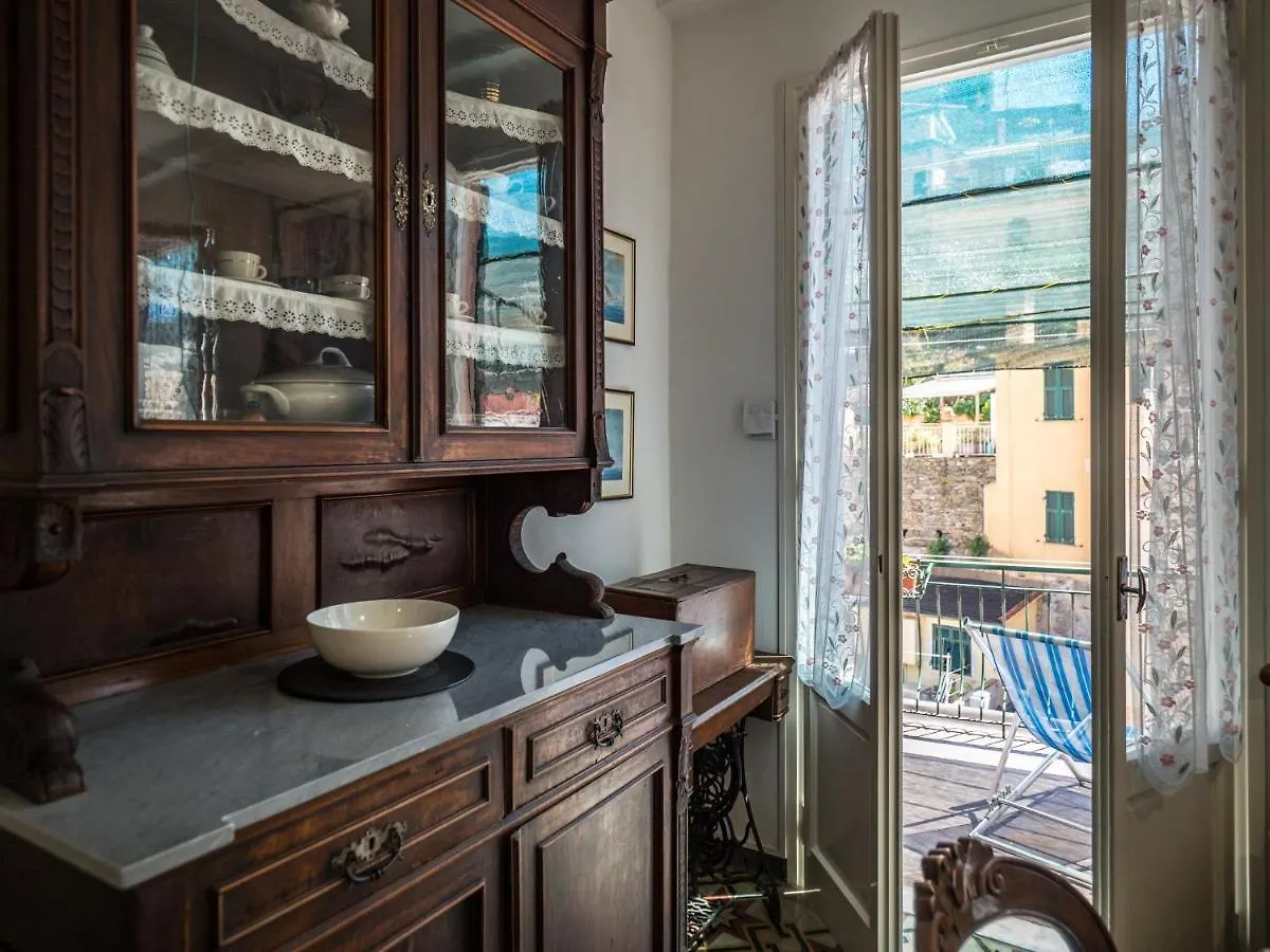 Ca D'Axeu Traditional Apartment Vernazza